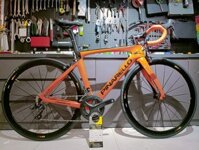 Xe đạp đua Pinarello F10 Sora R3000 Cam đen