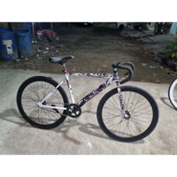 xe đạp fixed Gear màu cờ mỹ (tặng kèm dây strap và đồ lắp)