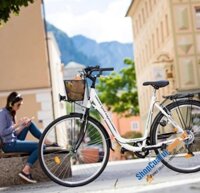 Xe đạp nữ Bergsteiger CITY BIKE 28 inch phong cách Vintage có giỏ đằng trước.