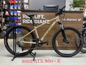 Xe đạp thể thao Giant ATX 860-E 2023