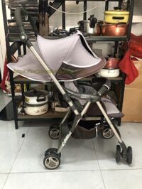 Xe đẩy em bé second hand Combi Rico W