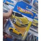 Xe Hotwheels Siêu Xe Ferrari 458 Italia (Màu Vàng, Mẫu 2)