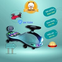 Xe lắc cho bé, xe chòi chân cỡ lớn, có đèn có nhạc, phiên bản mới nhất có đèn pha chiếu sáng phía trước.
