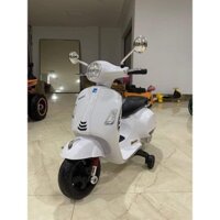 Xe máy vespa cho bé Xe máy điện trẻ em sử dụng chân ga đa chức năng Q618 nhạc đèn còi,usb..