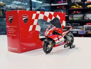 Xe mô hình Ducati Desmosedici GP11 Maisto