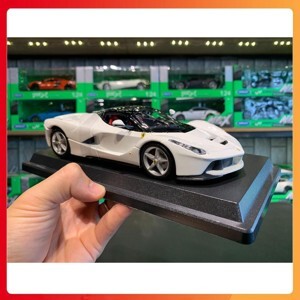 Xe mô hình Ferrari Laferrari White 1:24 Bburago