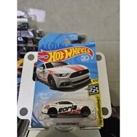 Xe mô hình Hot Wheels 2015 Ford Mustang GT ( Trắng )