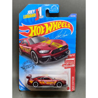 Xe mô hình Hot Wheels Red Edition Custom 18 Ford Mustang GT tỉ lệ 1/64