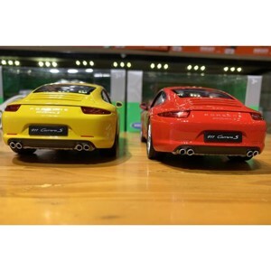 Xe mô hình Porsche 911 Carrera S 1:24 Welly