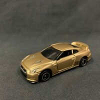 Xe mô hình Tomica Event Model Nissan GT-R R35 Gold, hàng còn đẹp không giữ hộp.