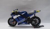 Xe mô hình YAMAHA YZR-M1 Gauloises Team MotoGP 2005 V. Rossi MINICHAMPS tỉ lệ 1:12