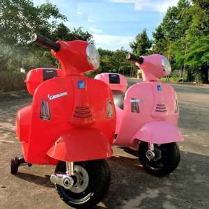 Xe mô tô cho bé Vespa Q518