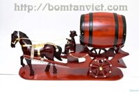 XE MỘT NGỰA KÉO TRỐNG RƯỢU.