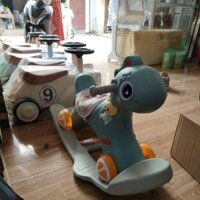 xe ngựa bập bênh