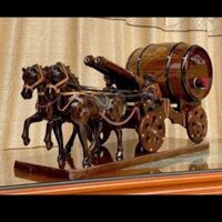 Xe ngựa kéo bom rượu