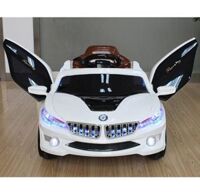 Xe ô tô điện trẻ em TRE1018