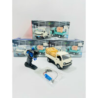 Xe ô tô tải chở hàng đồ chơi có  điều khiển từ xa. Tặng kèm pin sạc, cáp sạc USB và vật liệu mô phỏng các kiện hàng.