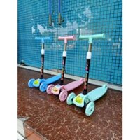 Xe scooter 3 bánh phát sáng cho bé