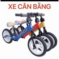 Xe thăng bằng Cruzee cao cấp cho bé chòi chân