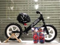 Xe thăng bằng Cruzee đen bản tem dính