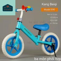 Xe thăng bằng/xe đạp khung chắc chắn phù hợp cho bé trên 18 tháng tuổi