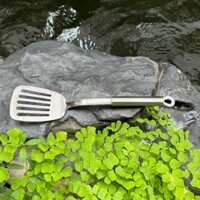 Xẻng Xào CHOCKMEN  Inox 18/10 Có Rãnh Xẻng Lật Xào Rán Xẻng xào nấu thức ăn dụng cụ chiên rán inox không gỉ tay cầm