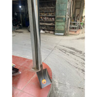 xẻng xúc đất ,xúc cát( cán tuýp) xẻng vuông