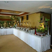 (XẾP LY SẴN-VẢI ĐẸP) Quây chân bàn tiệc buffet, Áo váy dán sẵn keo chân bàn ăn, họp, bàn tiếp khách