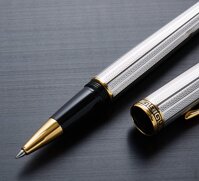Xezo Diamond-cut Fine Rollerball Pen Platinum and 18K Gold Plated with Screw-On Cap, Limited Edition of 500 (Incognito Platinum R)