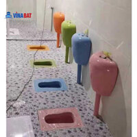 Xí xổm trẻ em có két nước nhiều màu sắc