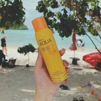 xịt chống nắng làm trắng da aqua thái lan