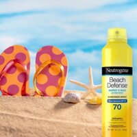 Xịt chống nắng Neutrogena Beach Defense SPF 70 dùng cho đi biển và tắm biển .