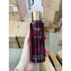 Xịt thơm toàn thân Very Sexy Fragrance Mist Victoria’s Secret 250ml
