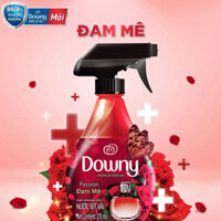 Xịt Vải DOWNY Hương Đam Mê chai 370ml giúp khử mùi và chống khuẩn