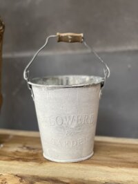 Xô thiếc garden quai gỗ