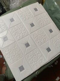 Xốp dán tường giả da hoa văn siêu sang tấm to kích thước 70 x 70 cm - H văn kim tuyến bạc