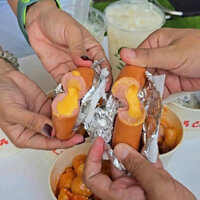 Xúc xích nướng giấy bạc nhân sốt phomai Mỹ (hoả tốc tphcm)