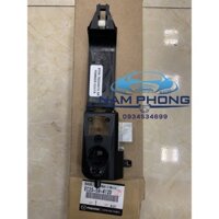 Xương tay mở cửa trước Escape - EC2559412D / EC2558412A