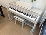 YAMAHA CLP 545