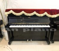 YAMAHA U1D