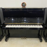 YAMAHA U300