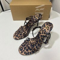 Za2024 Sản Phẩm Mới Da Báo In Giày Cao Gót Một Từ Dây Đeo Sang Trọng Stiletto Mũi Mở Giày Nữ Da Báo In Gót Cao Thời Trang Nữ