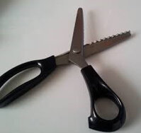 Zigzag Scissor/ Kéo Răng Cưa