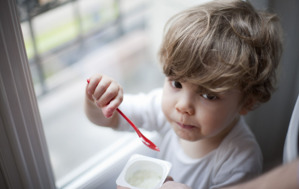 10 cách chữa trẻ bị táo bón không đi ngoài được nhanh khỏi dứt điểm