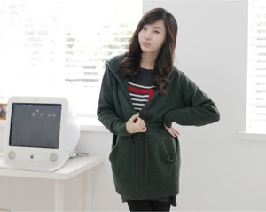 10 cách phối đồ với áo khoác len cho những ngày thu se lạnh