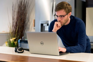 10 laptop giá rẻ dưới 3 triệu cho sinh viên học tập, gaming, xem phim