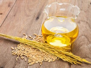 10 tác dụng của tinh dầu cám gạo cho làn da, sức khỏe nữ giới