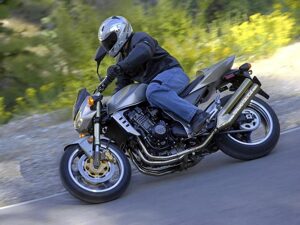 15 xe moto đáng mua nhất 2020 phân khối lớn giá từ 78tr