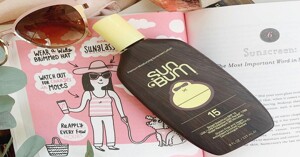 2 dòng kem chống nắng Sun bum bạn nên thử một lần