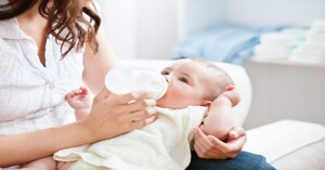 3 sữa bột tốt cho trẻ nhẹ cân hoặc thiếu tháng